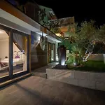 Arbanessa With Heated Pool Дом отдыха Трогир
