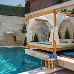 Дом отдыха Arbanessa With Heated Pool