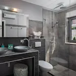 Arbanessa With Heated Pool Трогир
