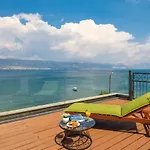 Arbanessa With Heated Pool Трогир