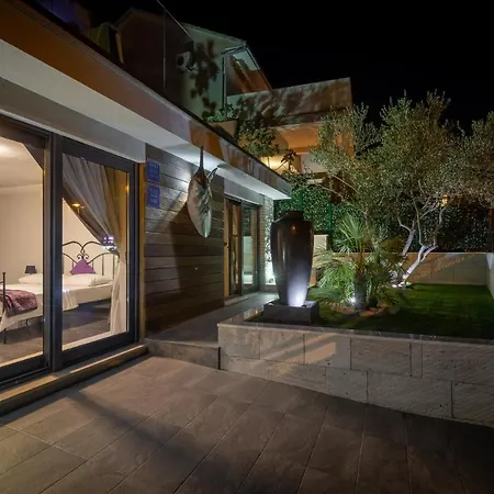Arbanessa With Heated Pool Feriehus Trogir