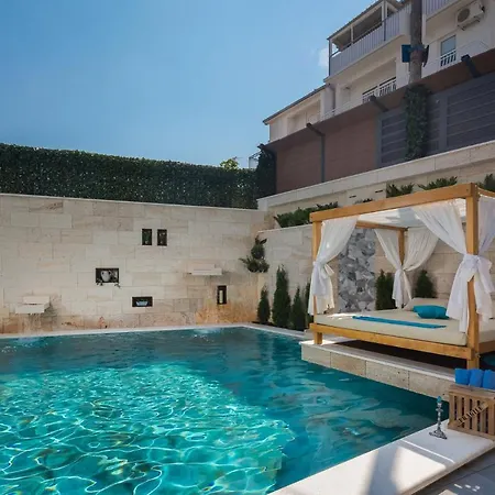 Feriehus Arbanessa With Heated Pool