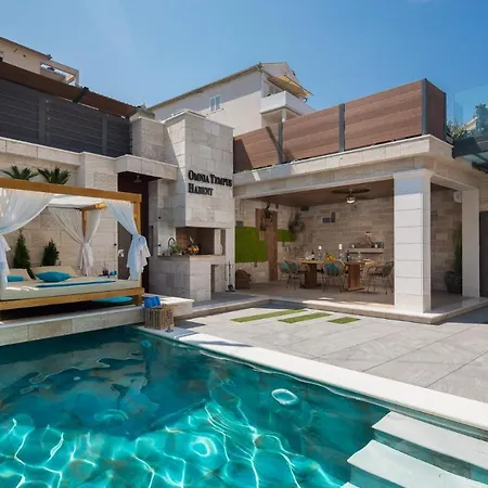Arbanessa With Heated Pool Feriehus Trogir