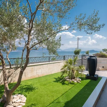 בית נופש Arbanessa With Heated Pool טרוגיר