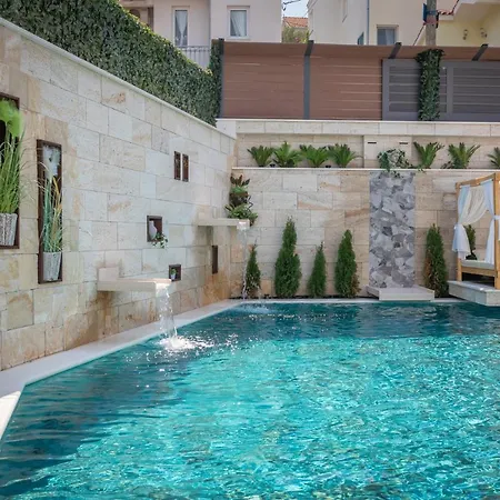 Semesterbostad Arbanessa With Heated Pool Trogir