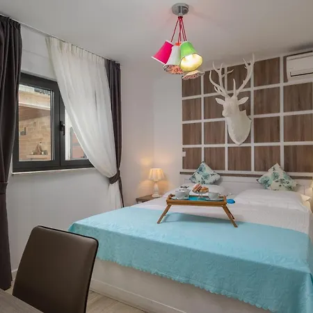 Arbanessa With Heated Pool Dom wakacyjny Trogir