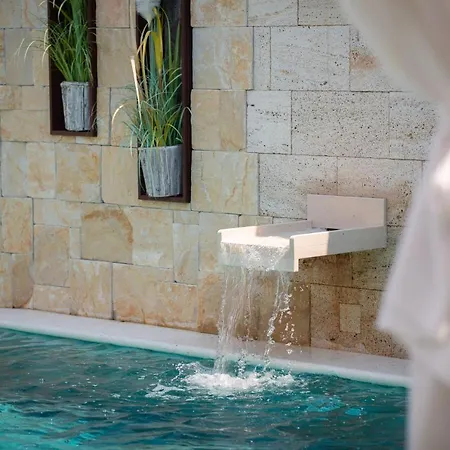 Arbanessa With Heated Pool