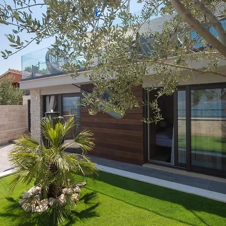 Arbanessa With Heated Pool בית נופש טרוגיר