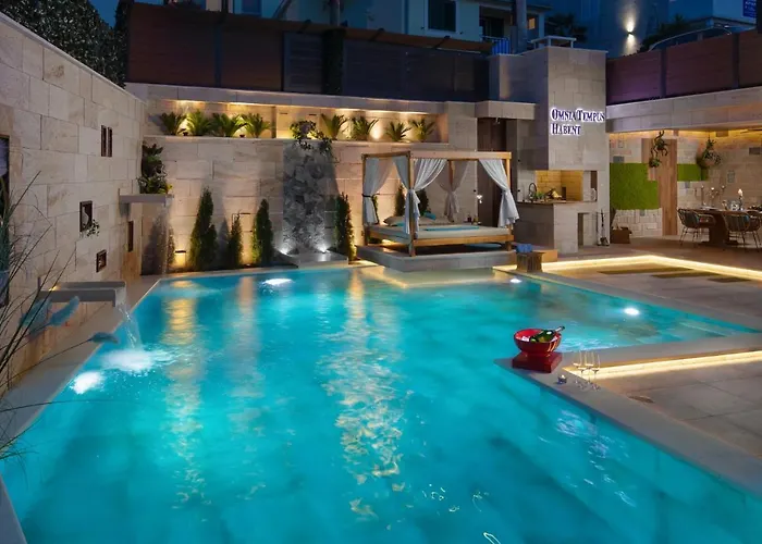 Arbanessa With Heated Pool Nyaraló *