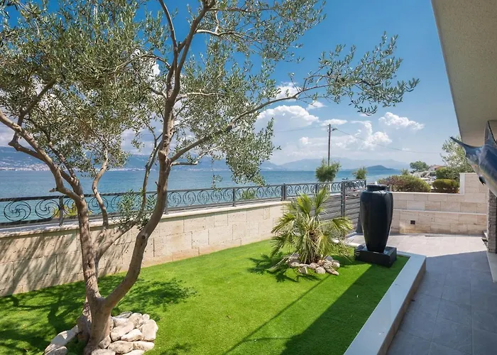 בית נופש Arbanessa With Heated Pool טרוגיר