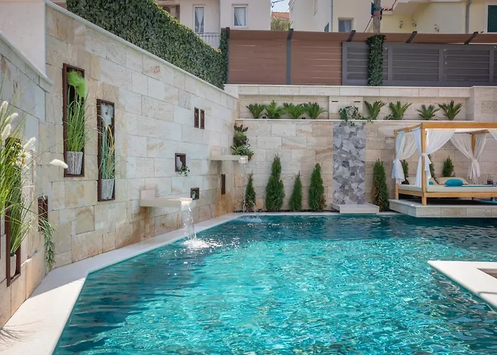 Vikendica Arbanessa With Heated Pool Trogir