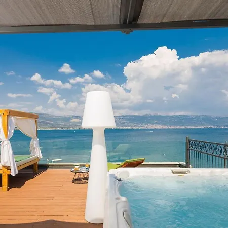 Arbanessa With Heated Pool Holiday home