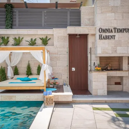 Arbanessa With Heated Pool Holiday home *